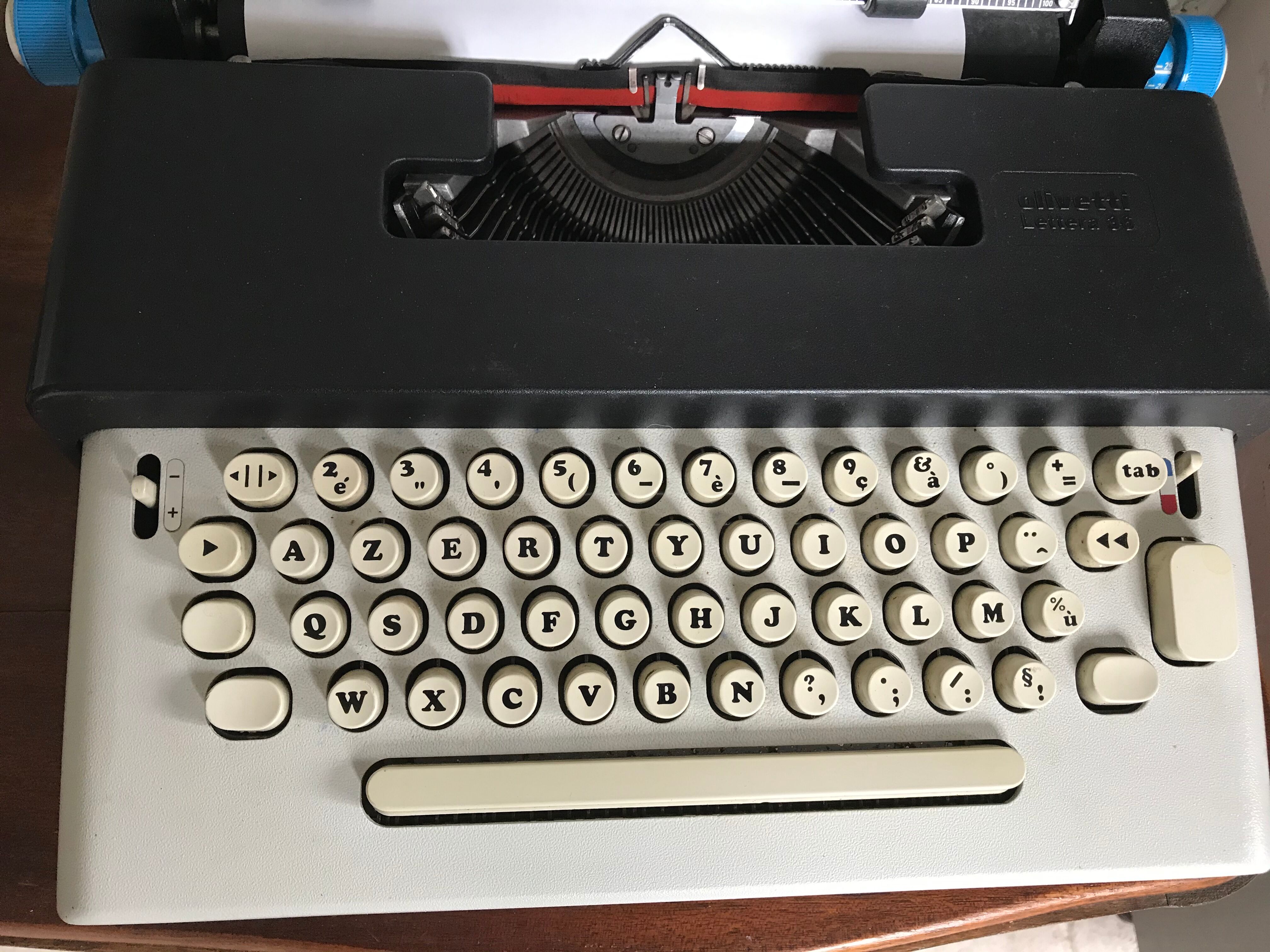 Olivetti Lettera 36 Electric Typewriter