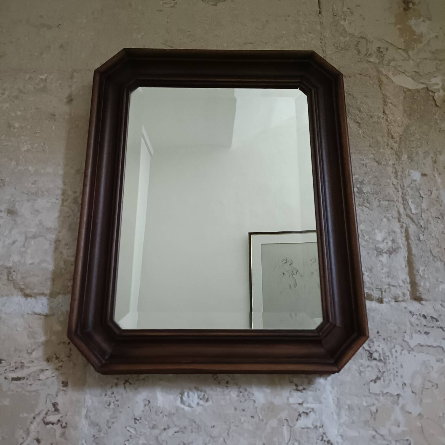 Bevelled octagonal mirror