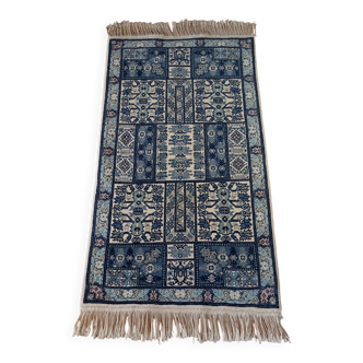 Tapis oriental bleu blanc artisanal Tunisie franges vintage