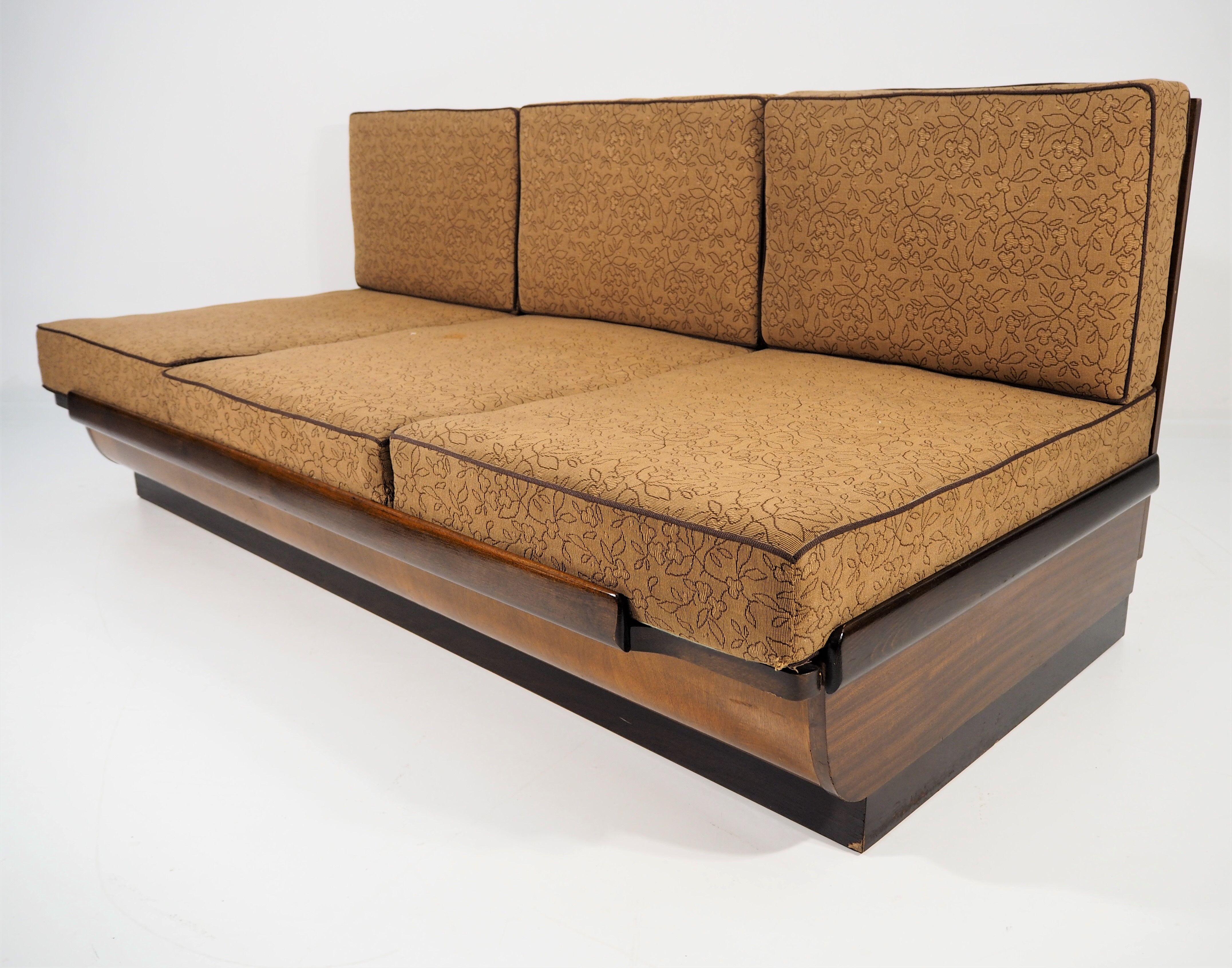 Canapé en noyer Art Déco, années 1960