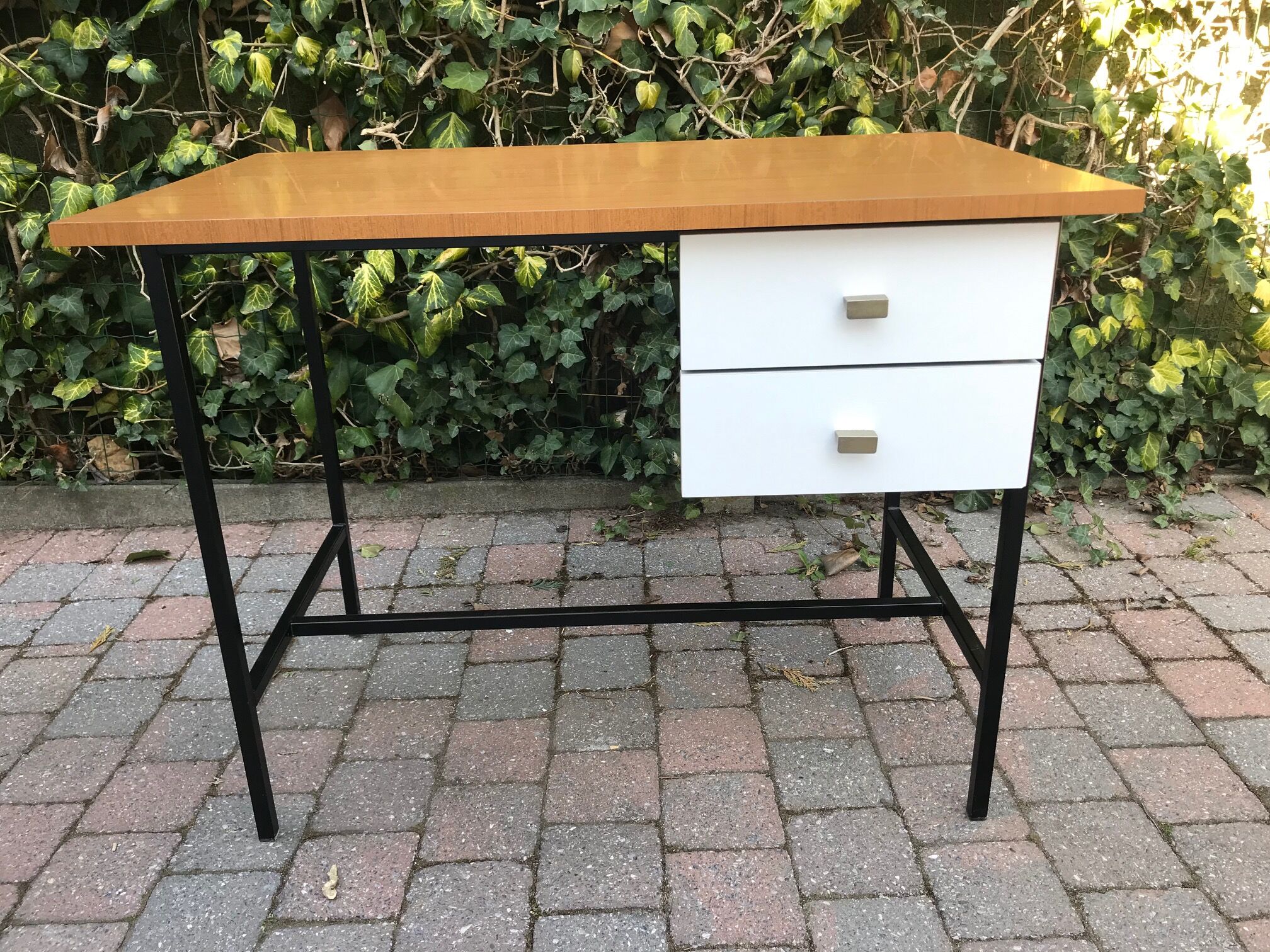 desk white drawers of Pierre guariche edition meurop 1960