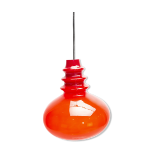 suspension en verre rouge