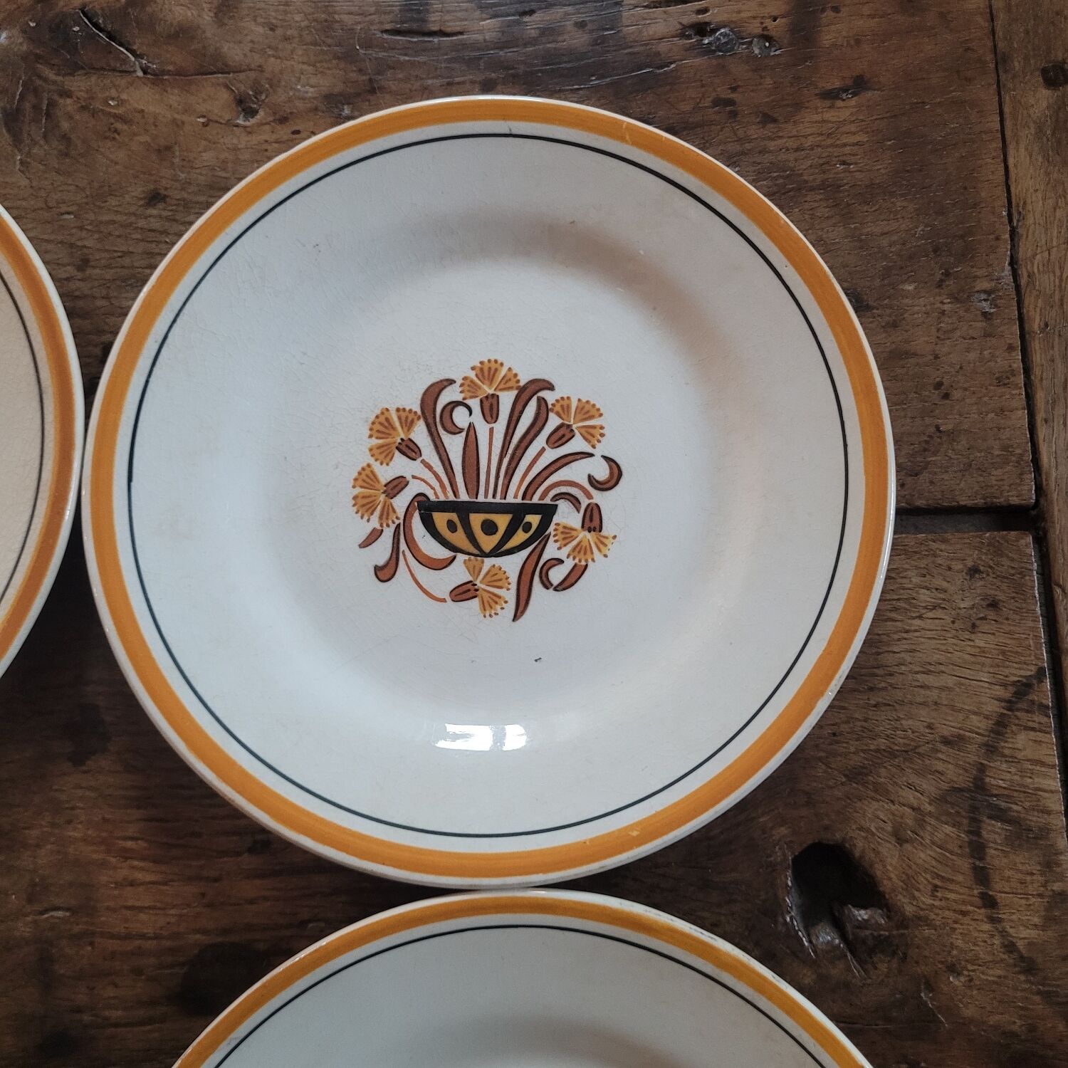 6 assiettes à dessert faïence de Montereau - Décor floral, circa 1950-