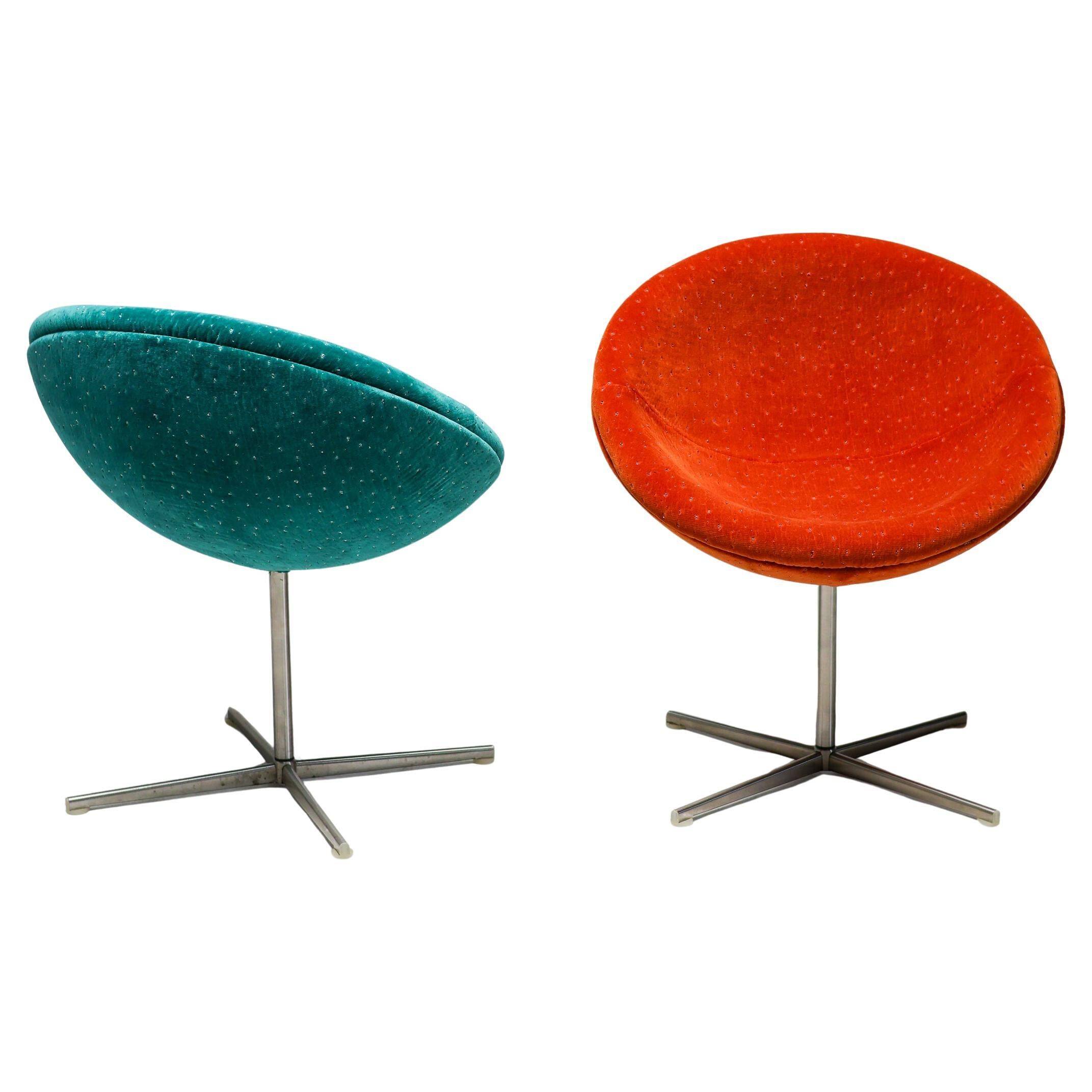 Unique chairs Tramontana Jade and Ember Velvet Verner Panton C1