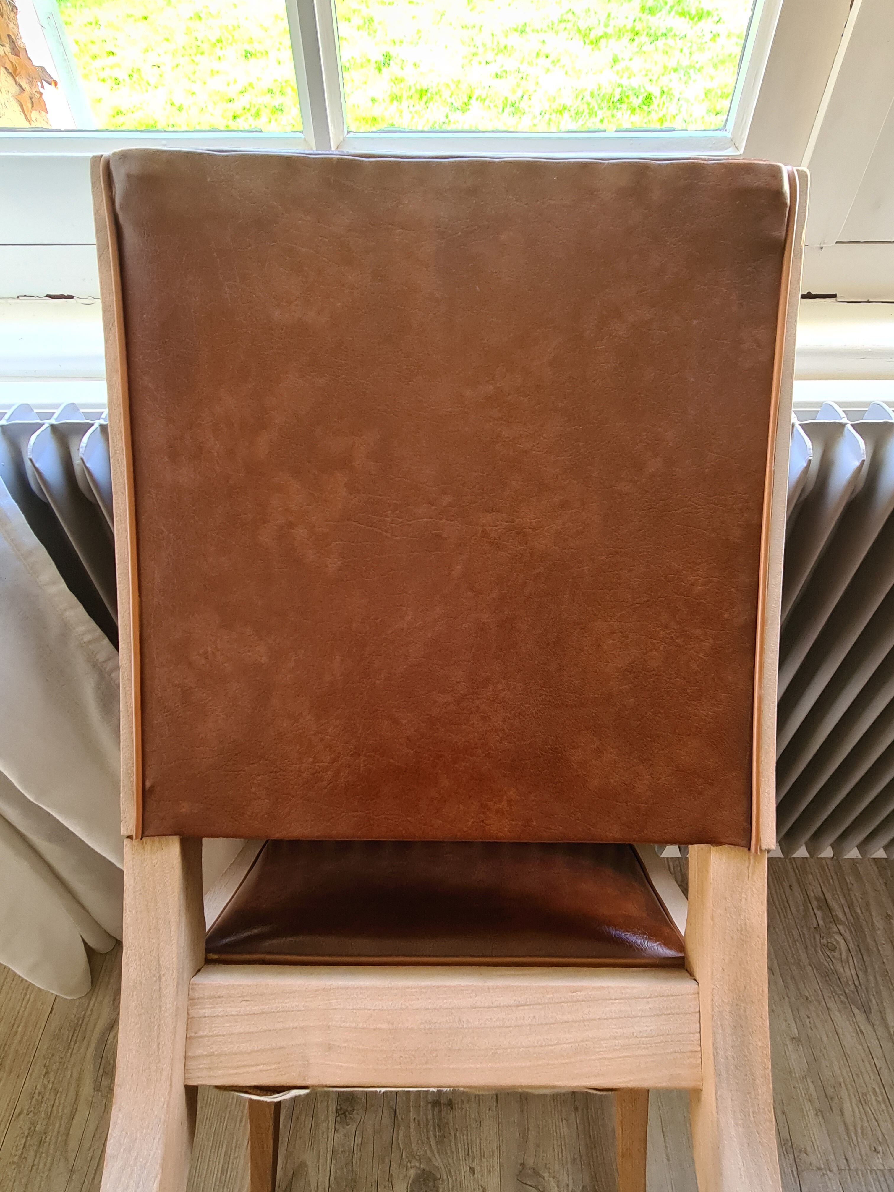 Set of 2 chic vintage chairs