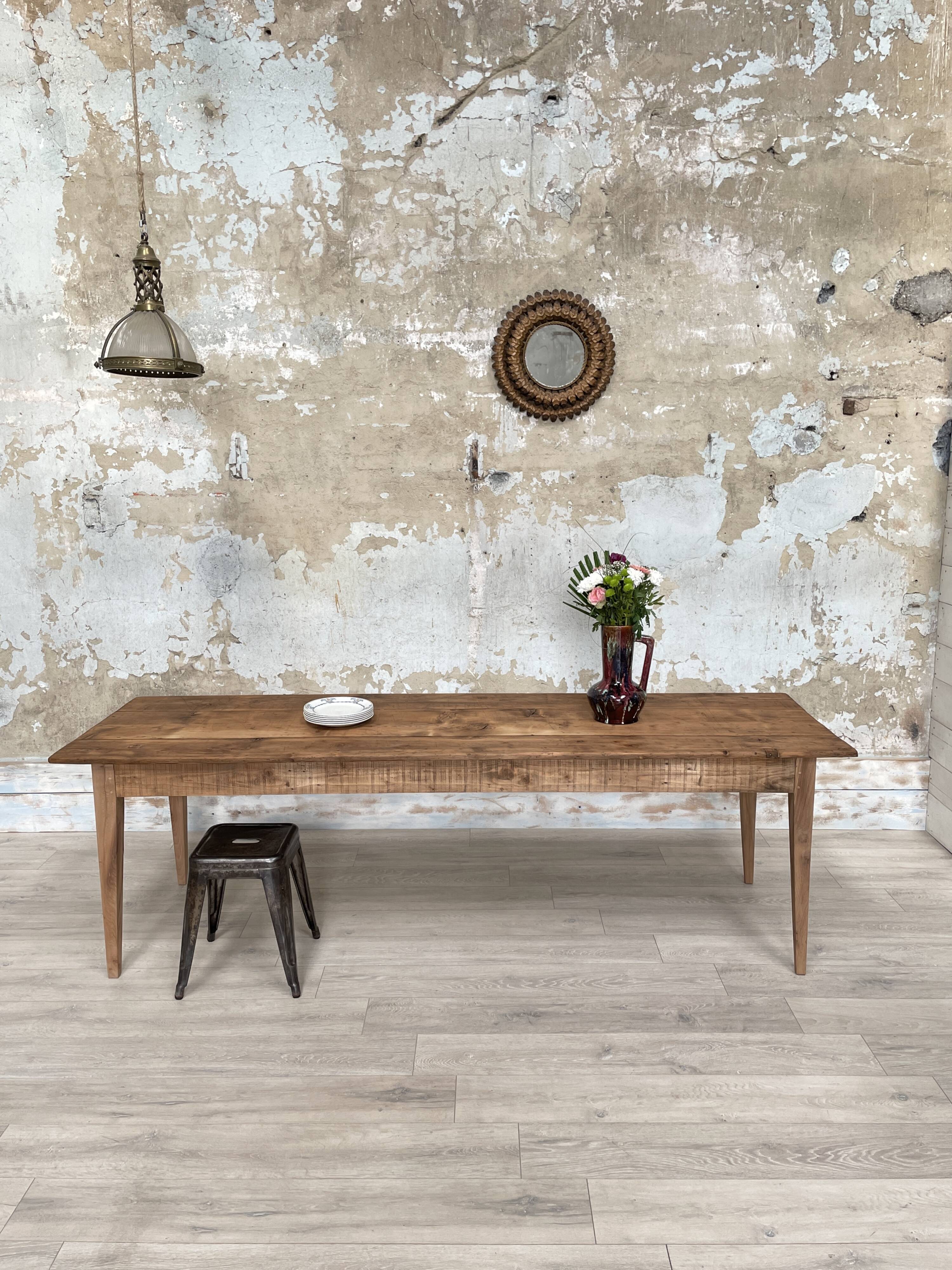 Table de ferme vintage en bois brut