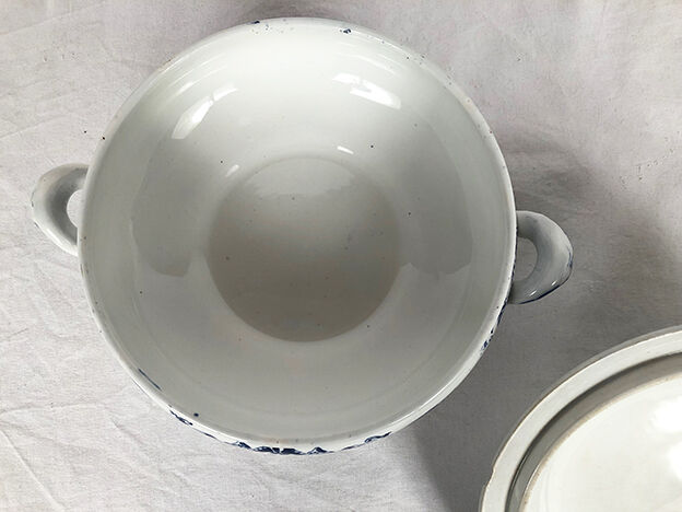 Lunéville Keller & Guérin, soup bowl and ten plates Maintenon