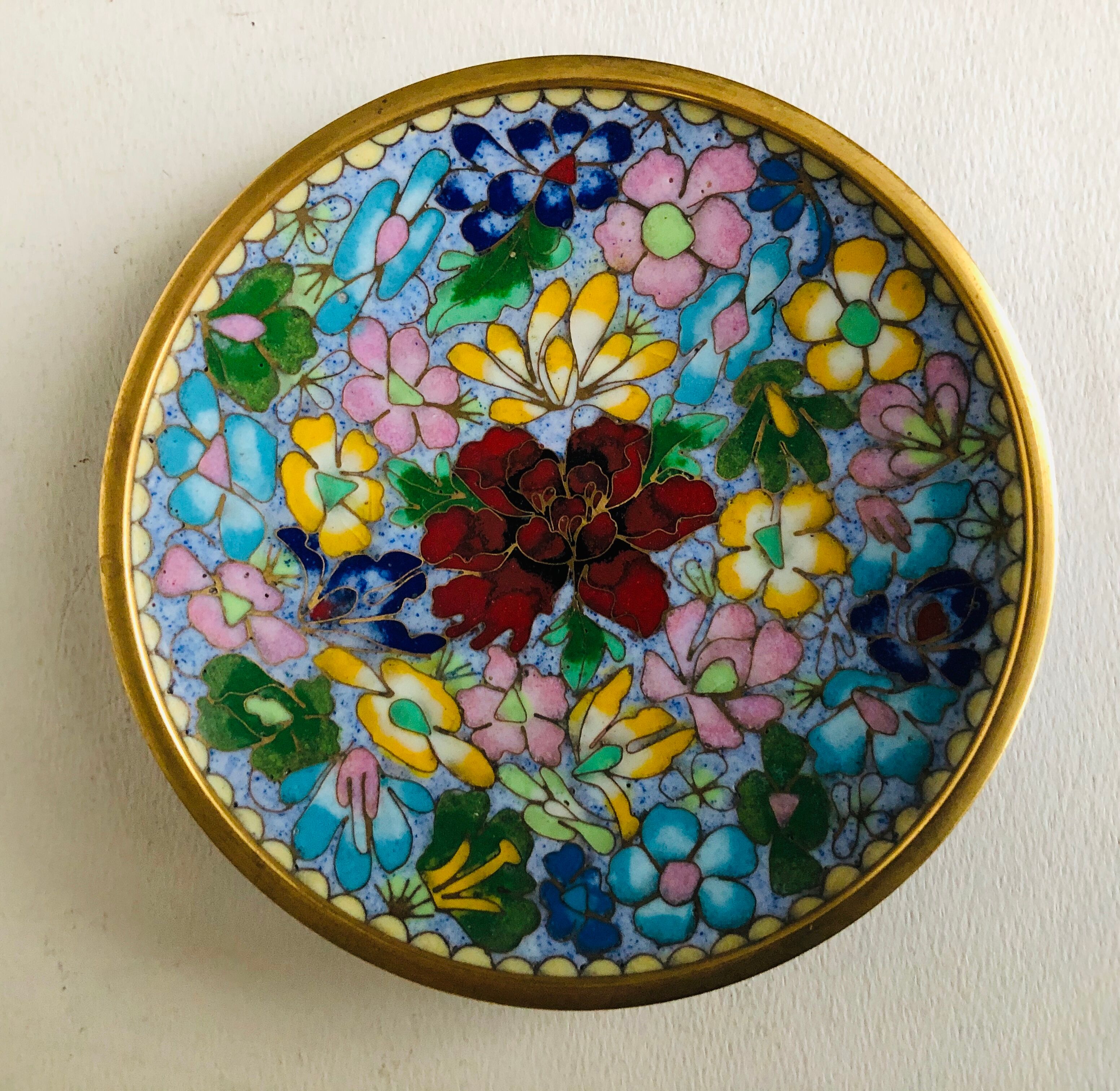 Set of three partitioned enamel cups