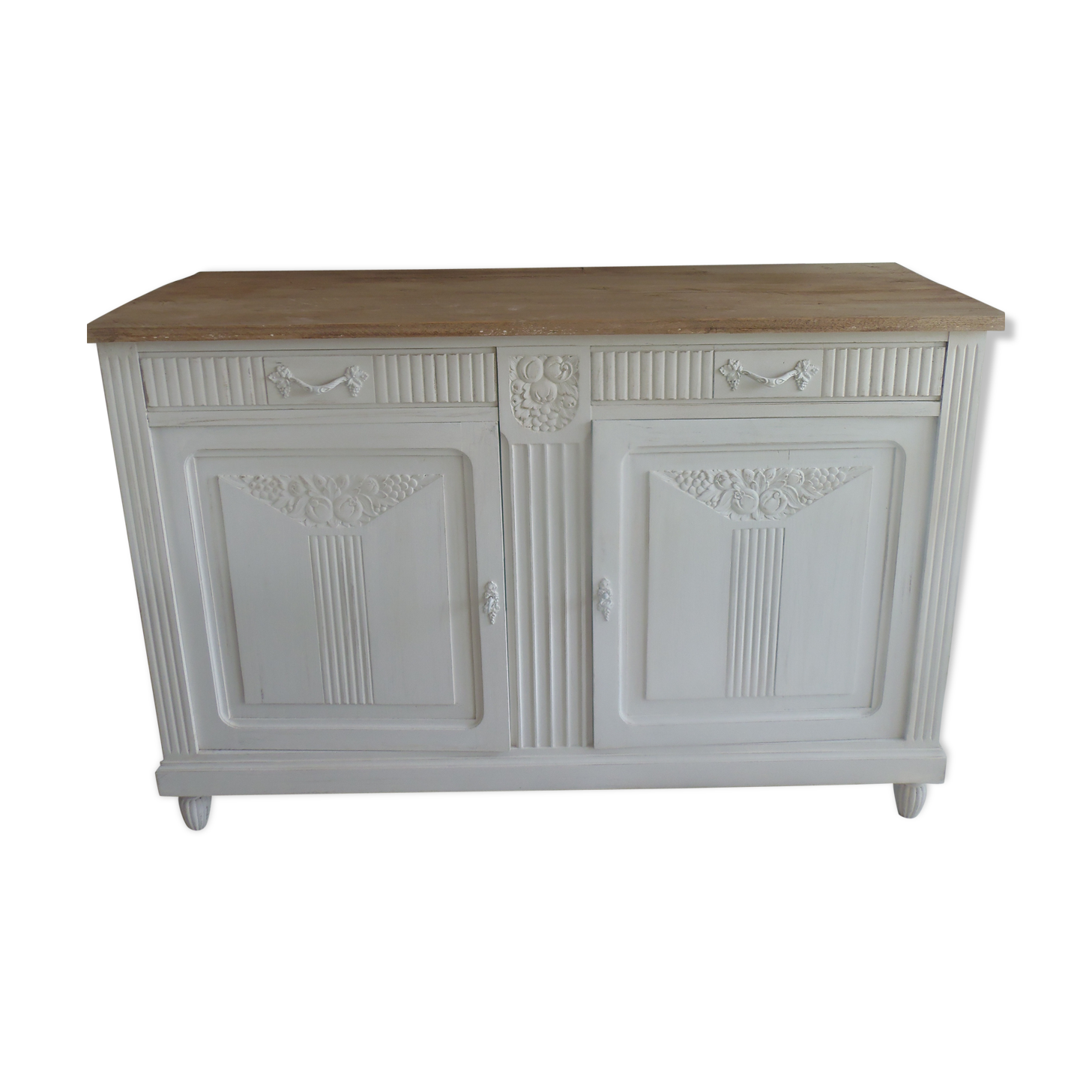 Art Deco buffet in patinated oak grey pearl platter wood tray waxed finish. Vintage buffet of the 30s revisited for a family home spirit in the spirit of the times. L 145 cm P 51 cm H 98 cm