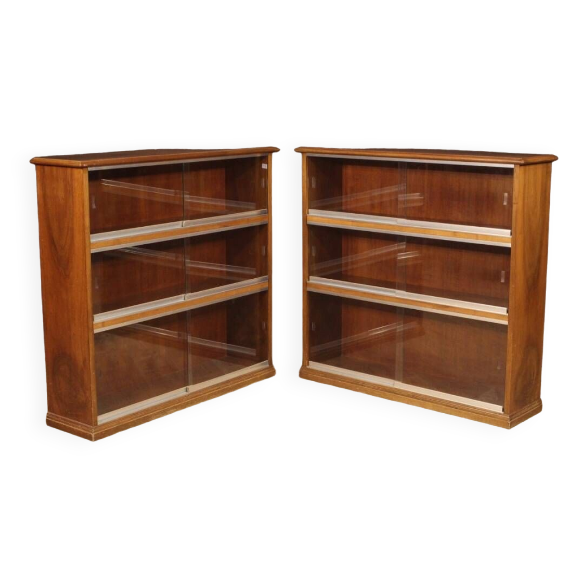 Pair of Italian bookcases in walnut wood with glass doors