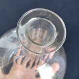 Carafe décanteur forme gondole verre taillé 10 pans cotés plates