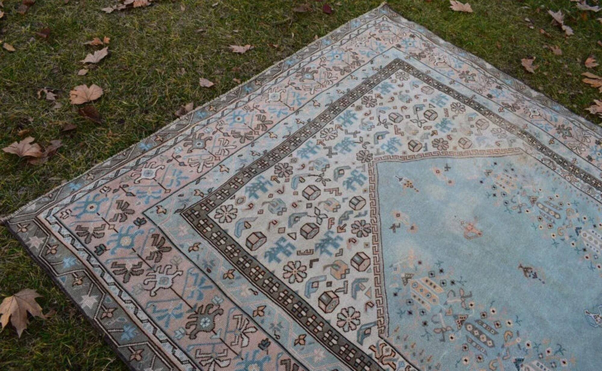 Vintage Turkish Oushak rug 186x264 cm