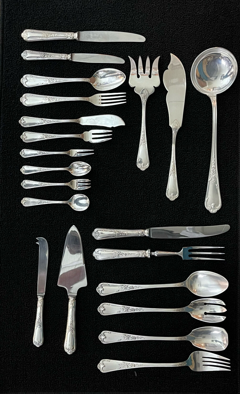 Ercuis cutlery set 131 pieces in metal Louis XV style, rocaille