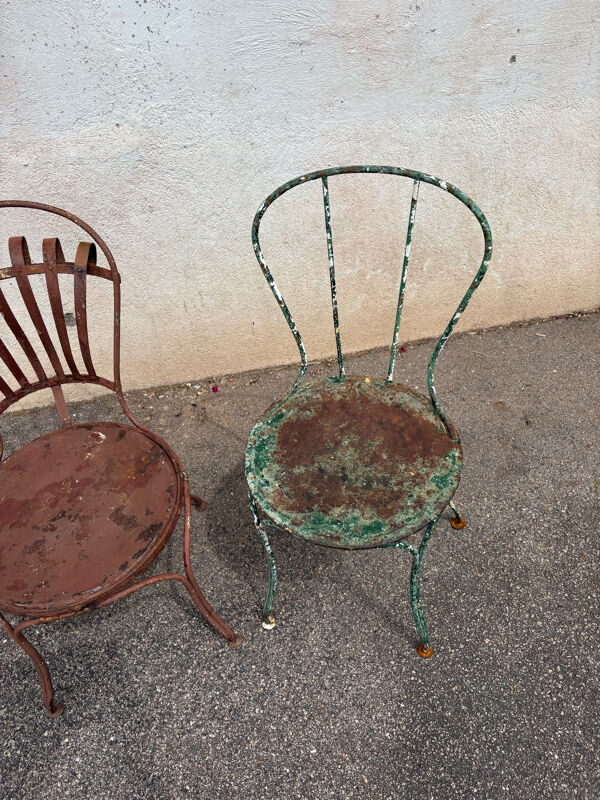 Chaises de jardin vintage dépareillées