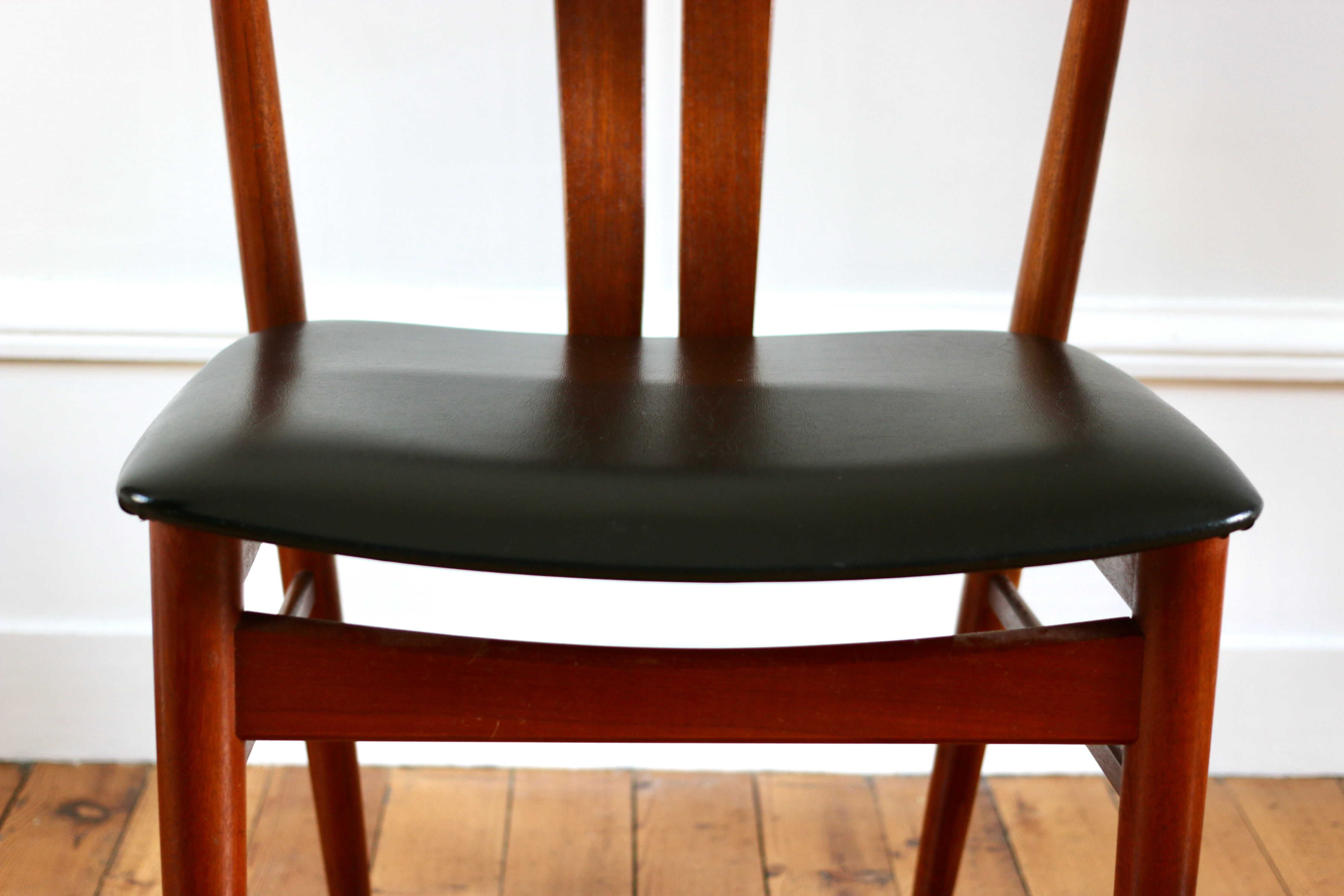 Series of 4 vintage Scandinavian teak chairs, 1960