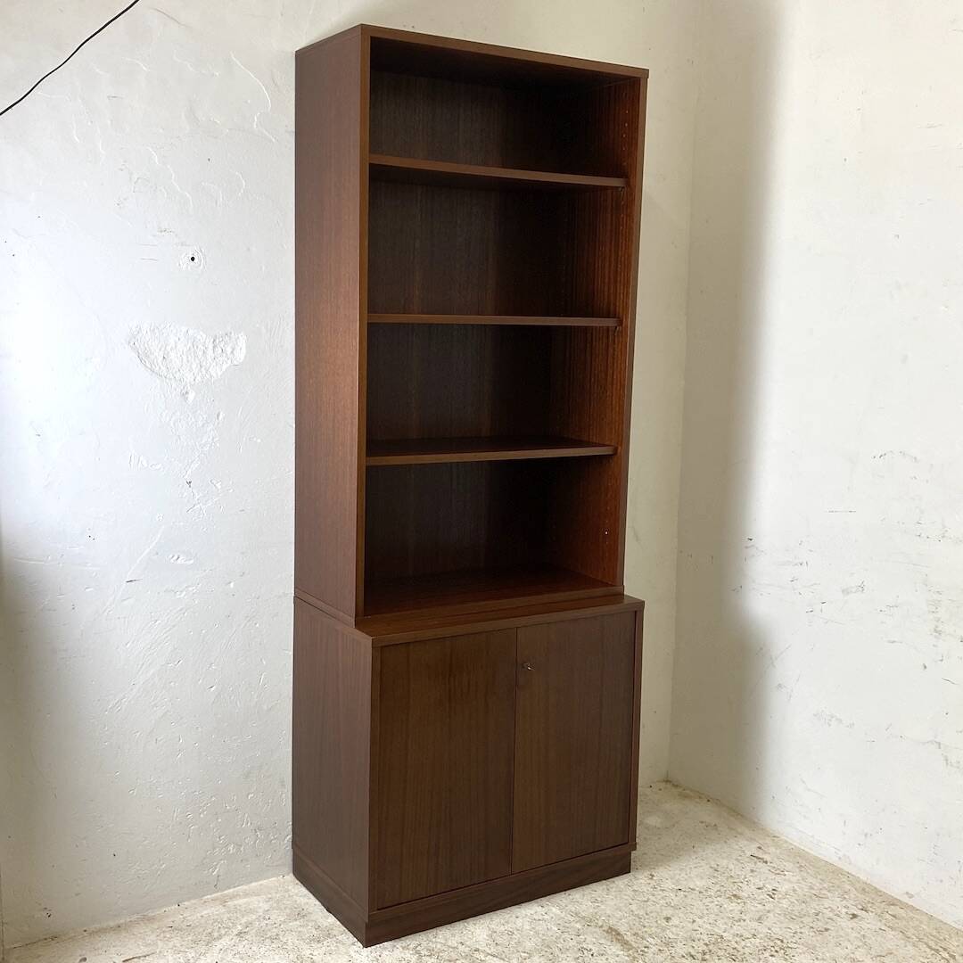 Vintage 70's library