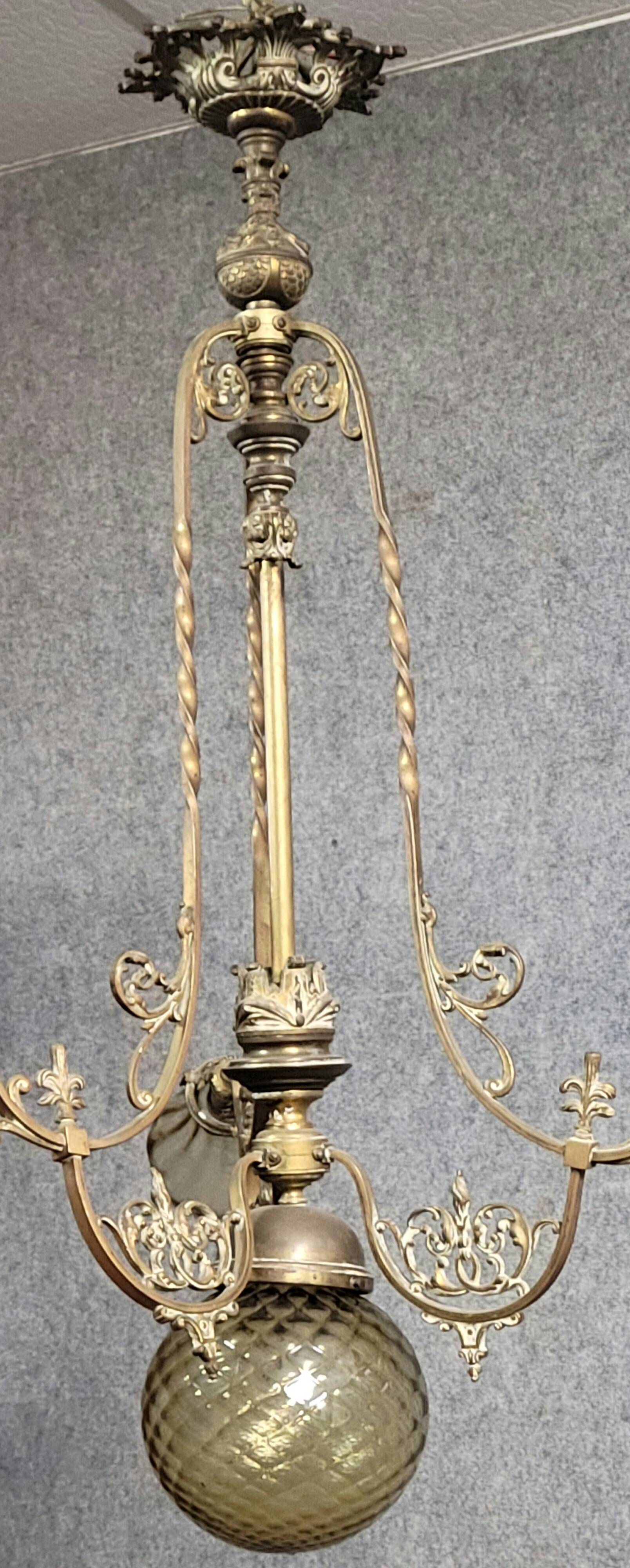 Large Napoleon III period chandelier in bronze and gilt brass