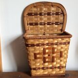Wall basket