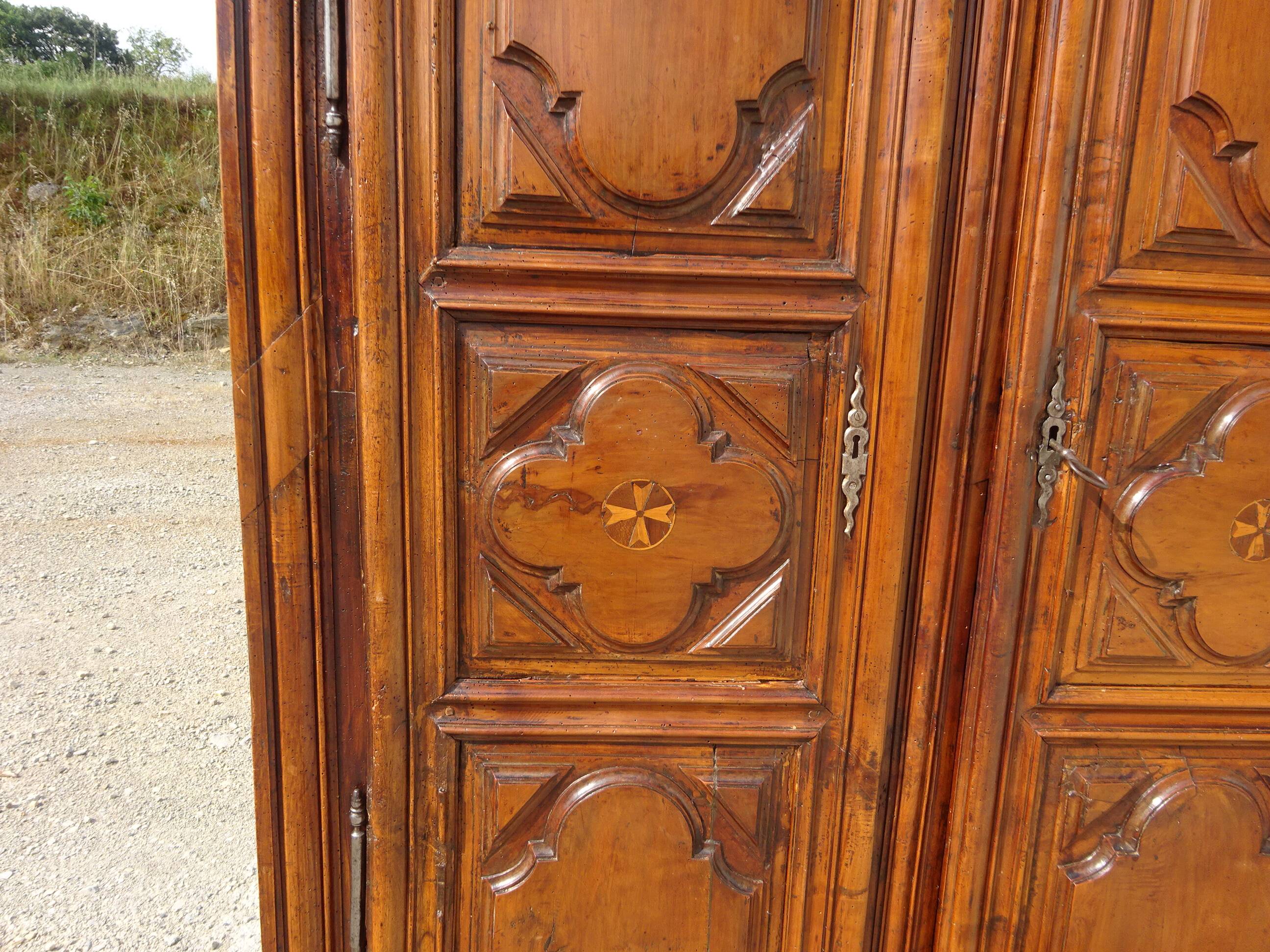 Antique Louis XIII wardrobe in solid walnut