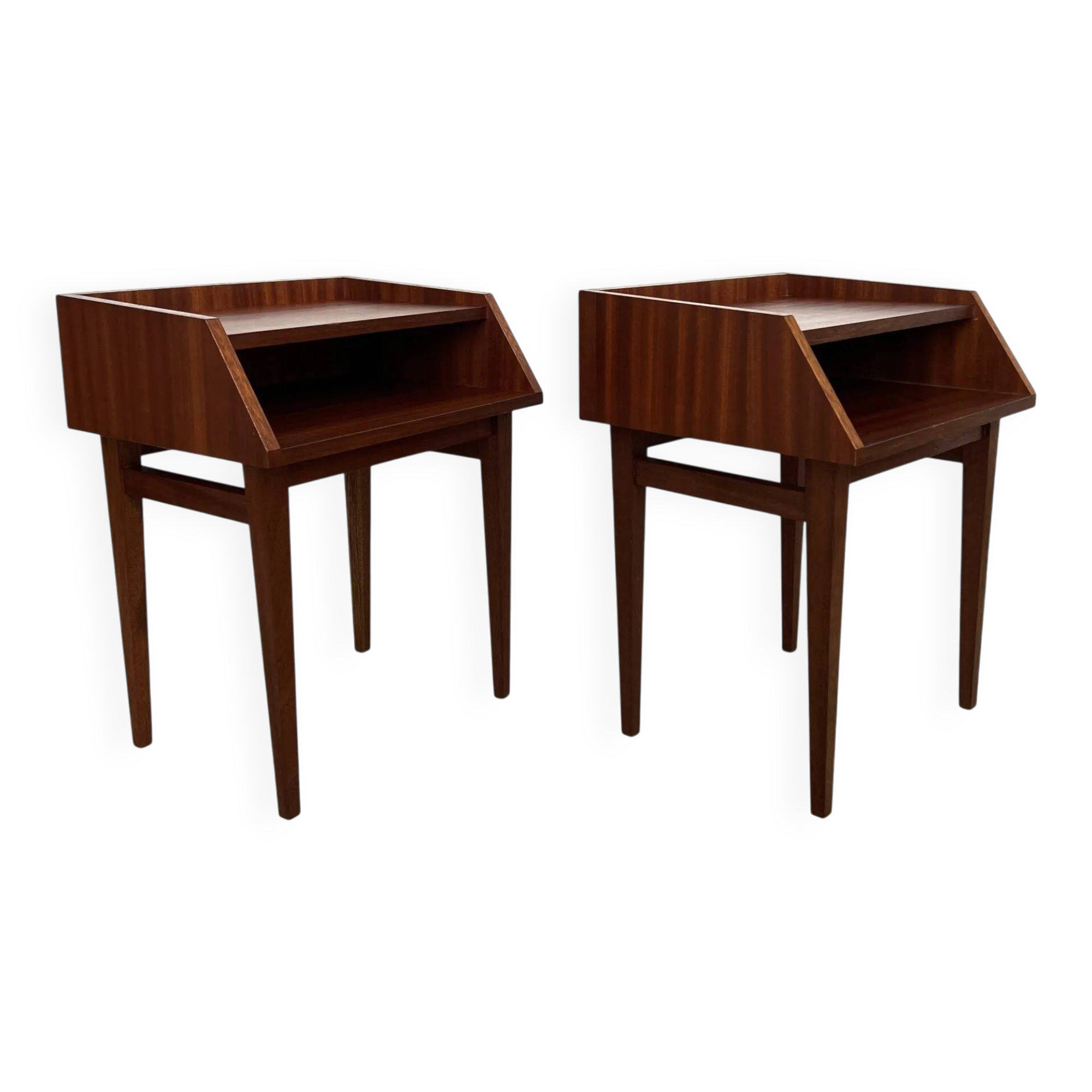 Vintage teak bedside tables (H53cm) – minimalist design and open niche.