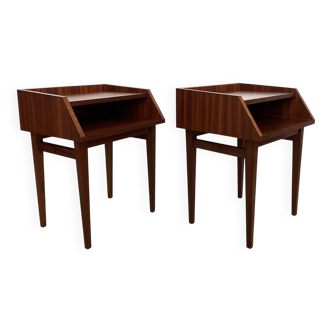 Vintage teak bedside tables (H53cm) – minimalist design and open niche.