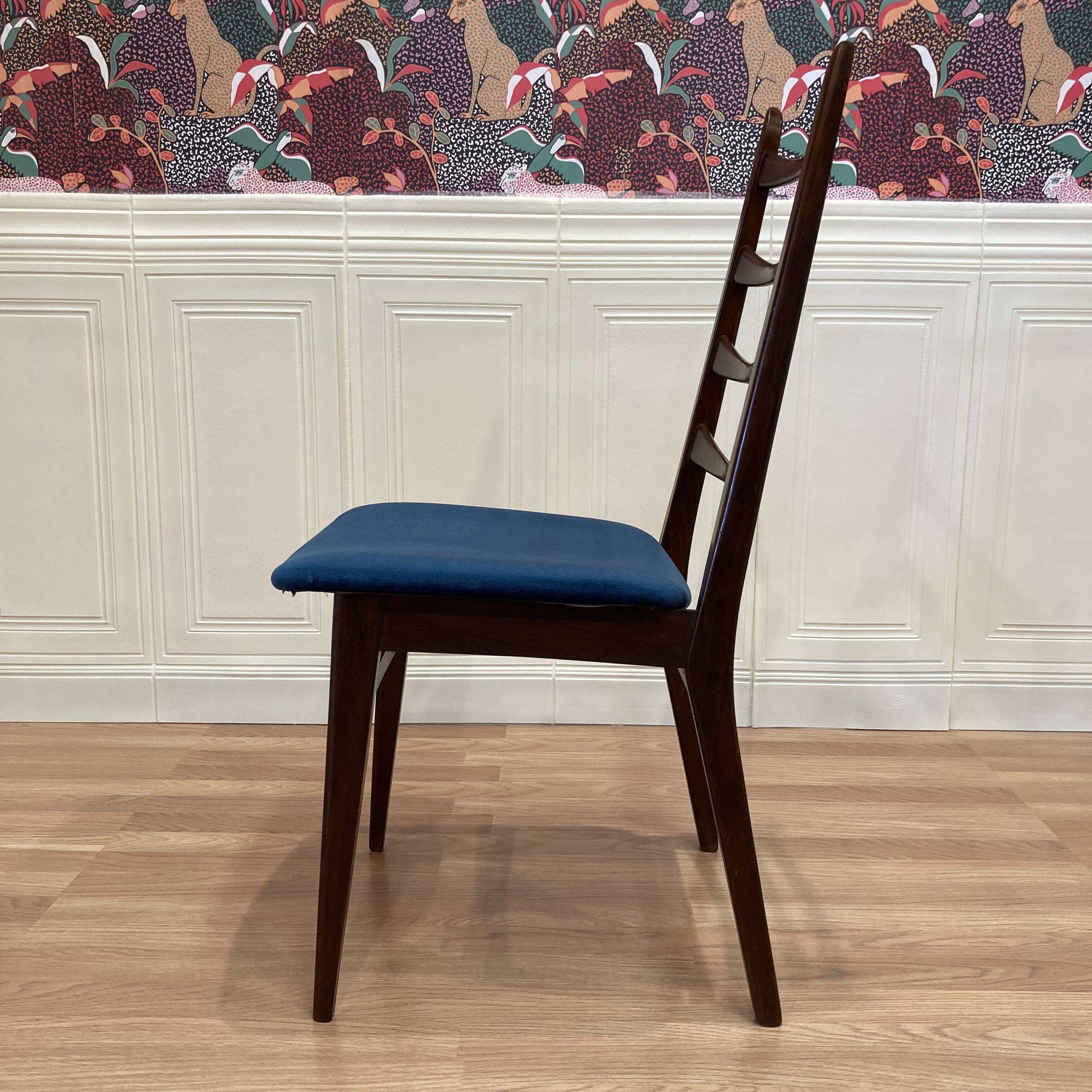Suite de 3 chaises "design scandinave".