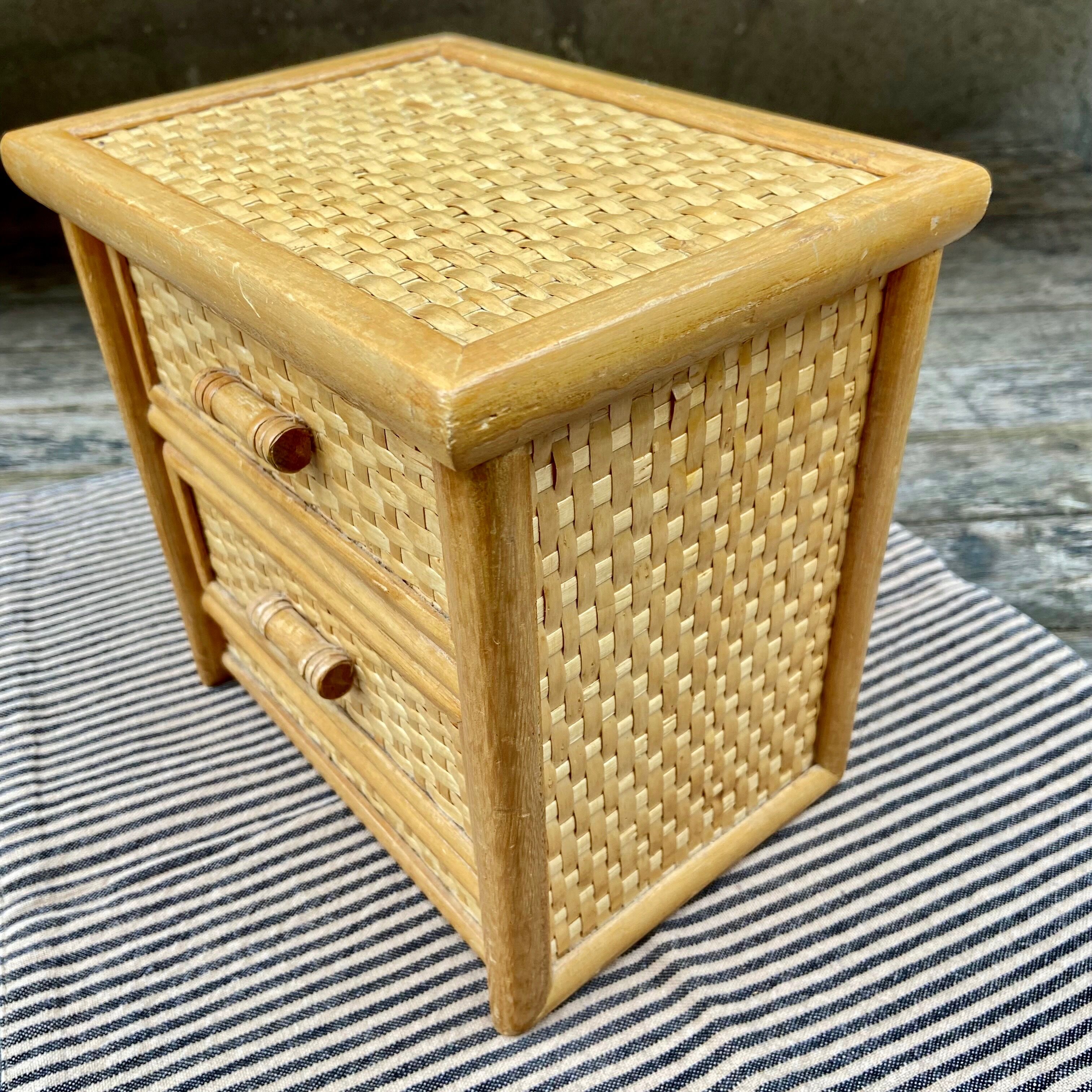 Coffre à bijoux commode en rotin