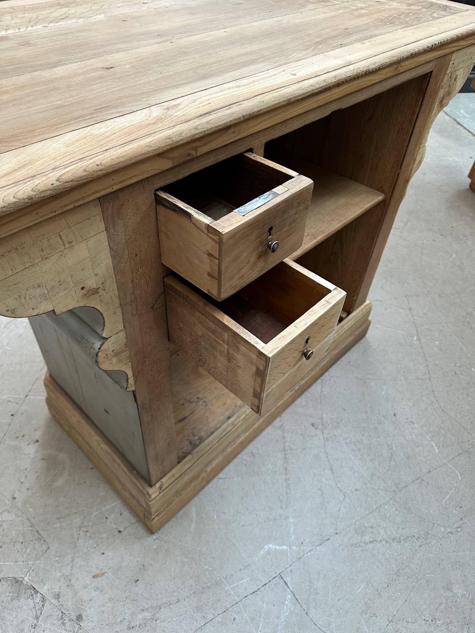 Early 20th century counter