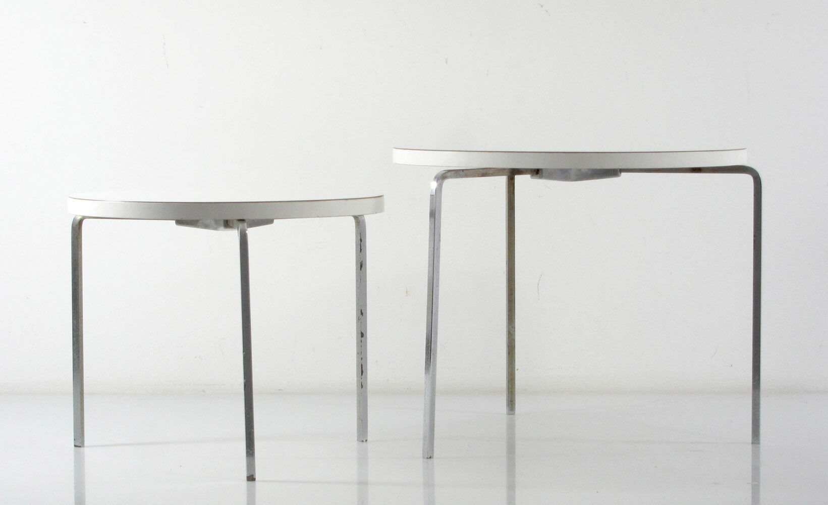 Vaza Roden 60s design tripod nesting tables