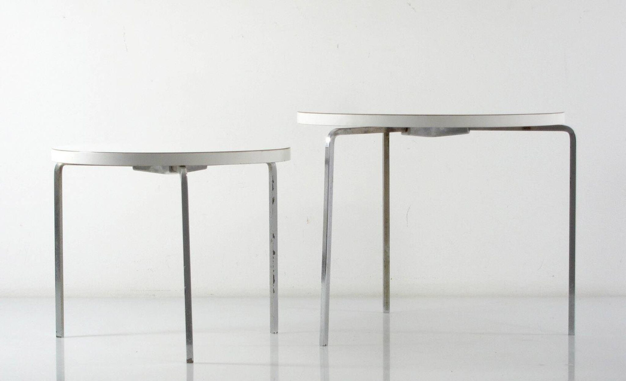 Vaza Roden 60s design tripod nesting tables