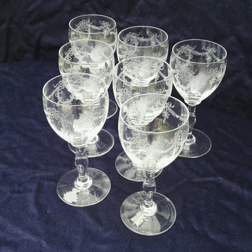 Crystal wine glasses Baccarat frieze knots ribbons