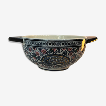 Gien's eared earthenware bowl