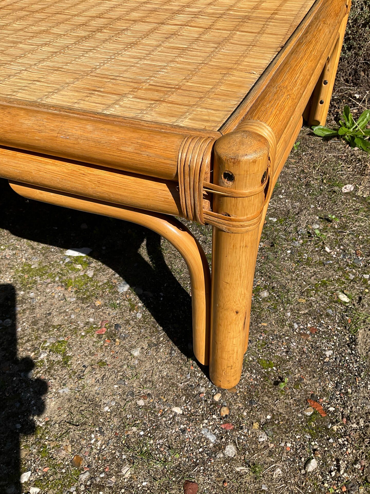 Table basse carrée en bois et rotin, années 70