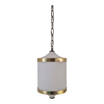 Lustre en verre opalin italien du milieu du siècle, acrylique et laiton – années 1960