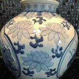 Large Chinese ceramic pot