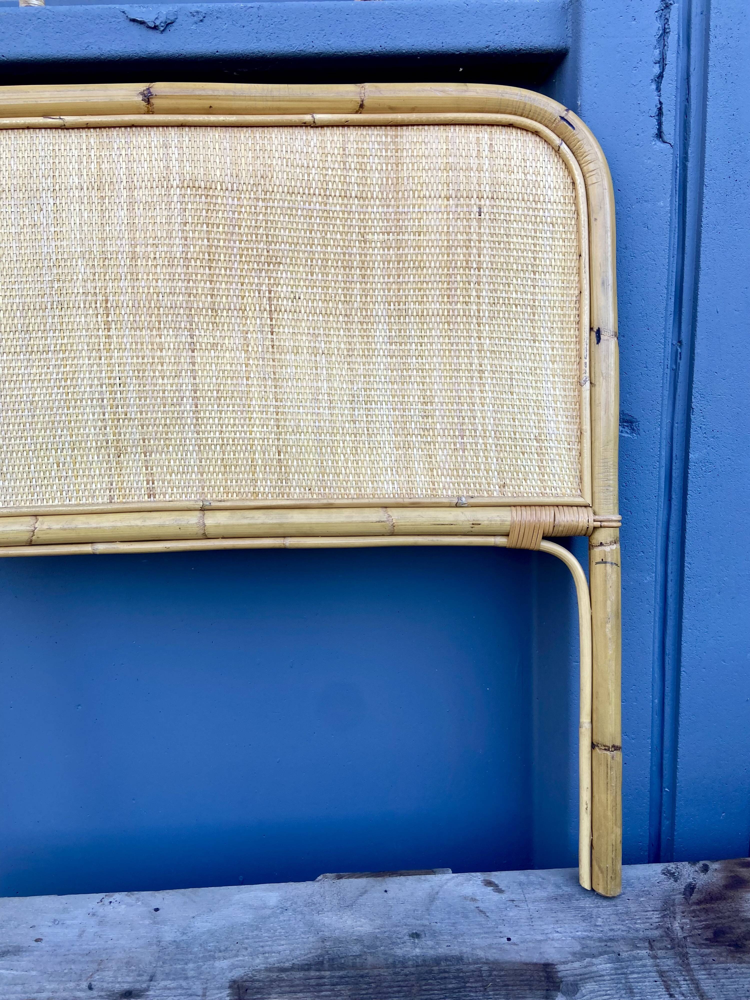 Tête de lit en rotin