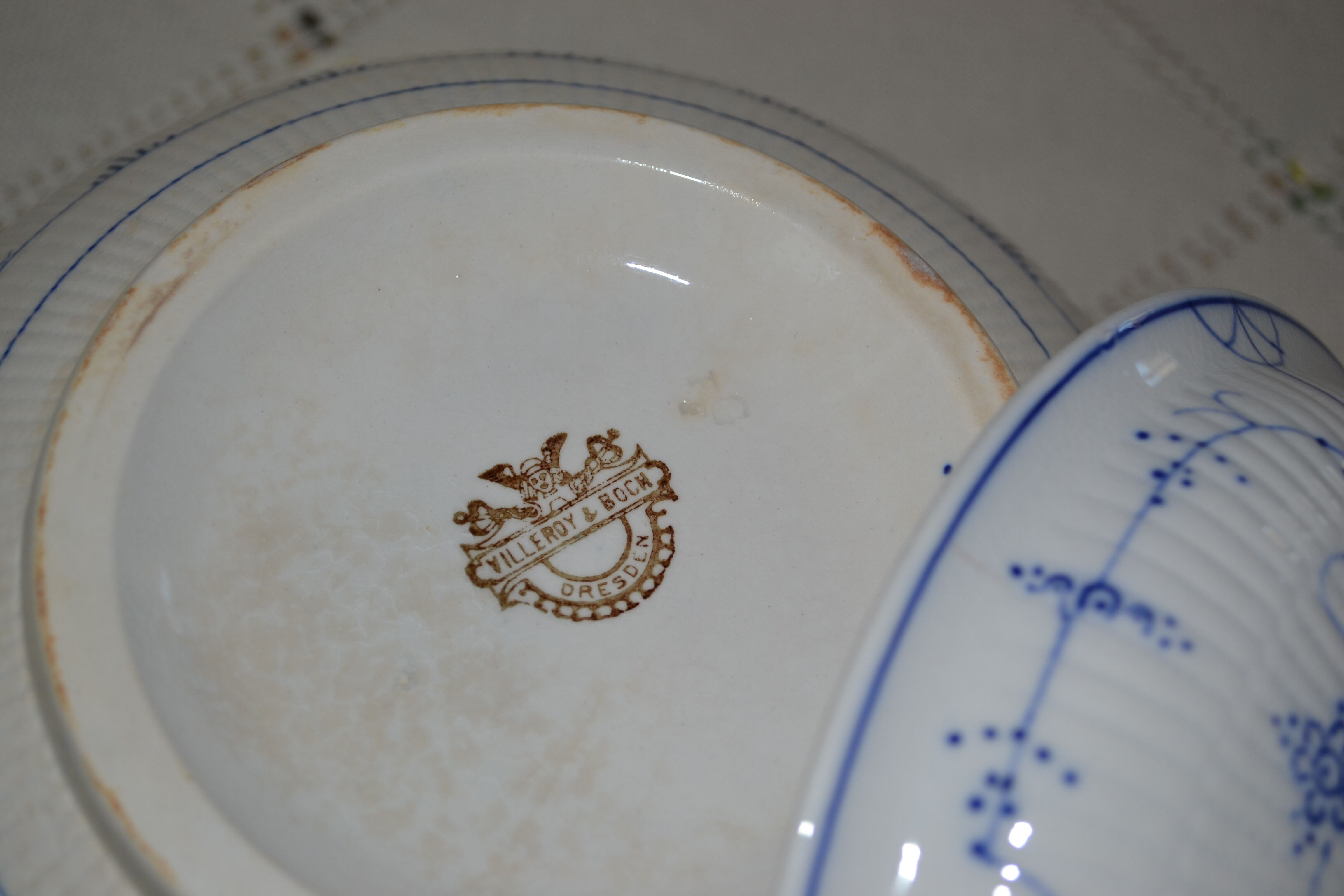 Soup pot Faience Villeroy and Boch Dresden Saxony late 19th