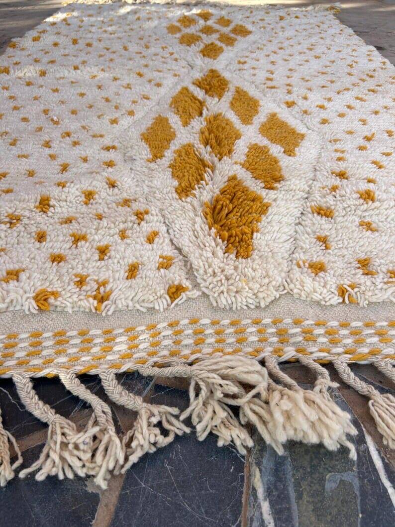 Azilal rug, traditionally handwoven, size 100 x 200 cm