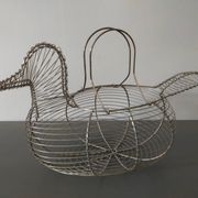 Vintage duck shaped metal egg basket in very good condition