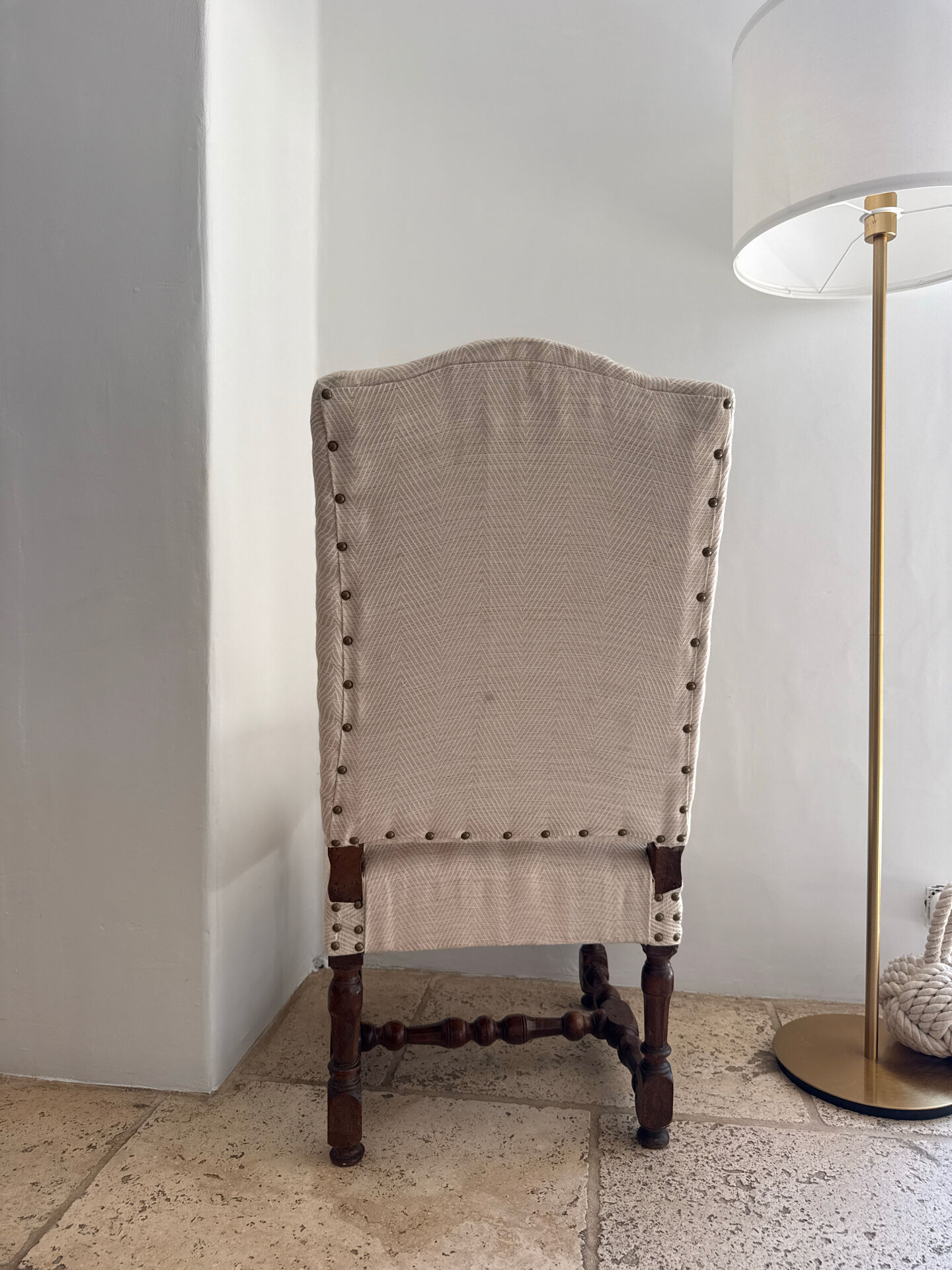 Antique Louis XIII style chair in walnut – fully reupholstered