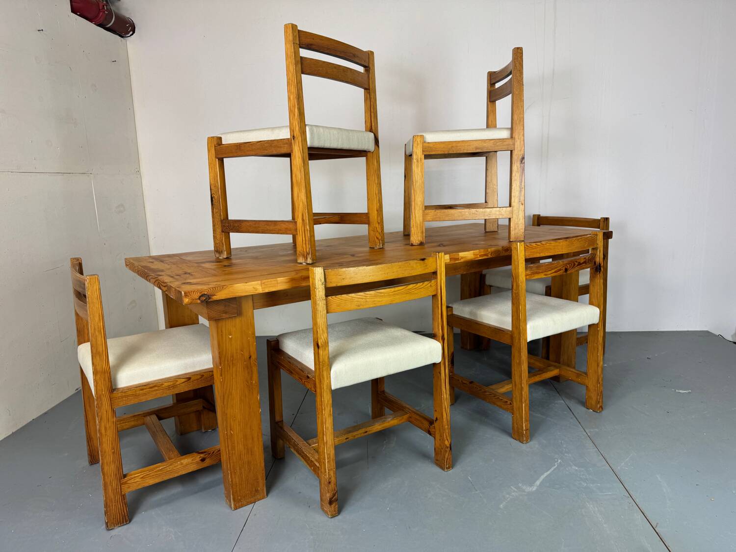 Ensemble de salle à manger moderniste du milieu du siècle en pin, style Chapo, Perriand, Jeanneret, années 50