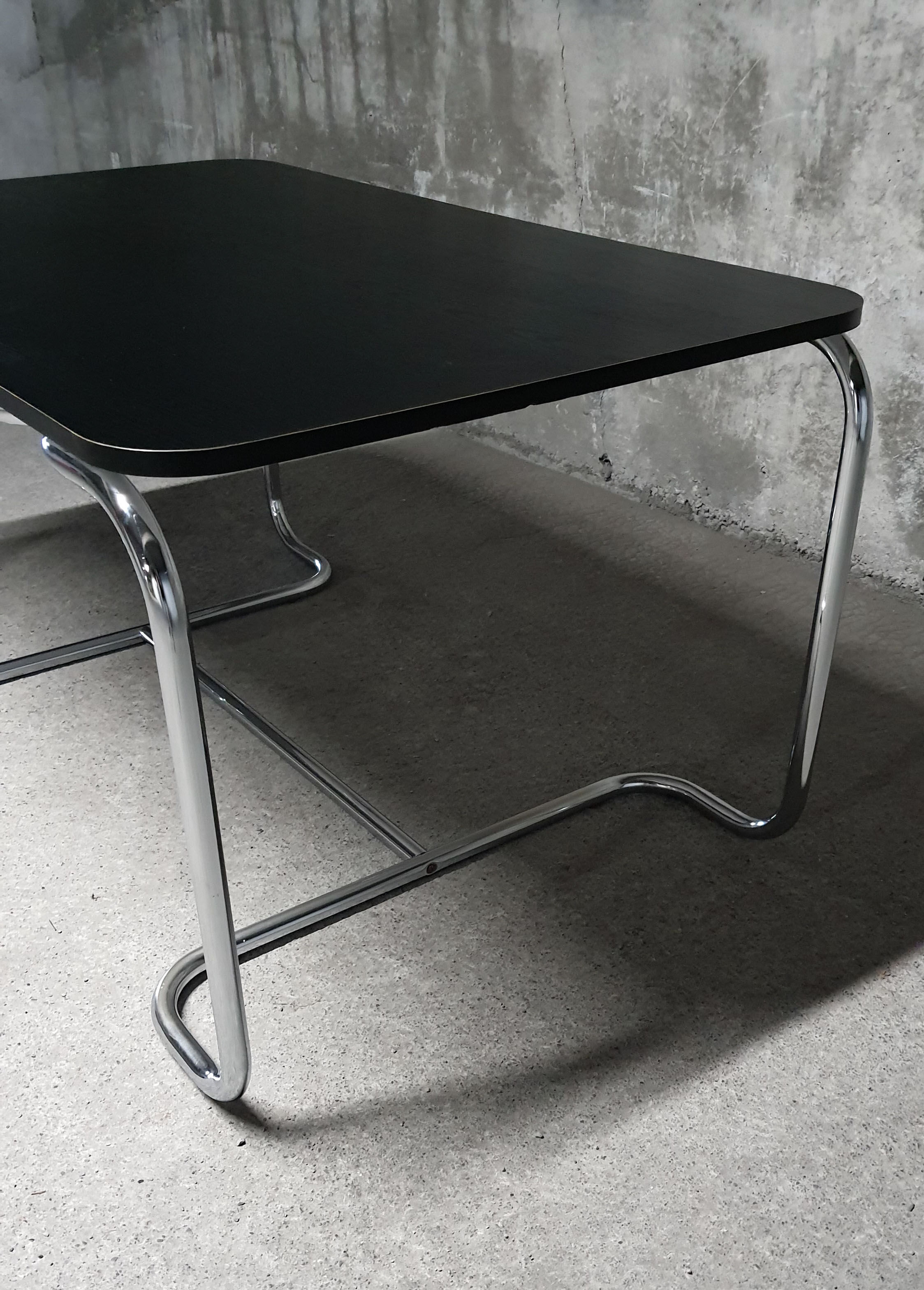 Modernist design dining table 1970/1980