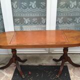 Coffee table in Cherry and magnifying glass to drown