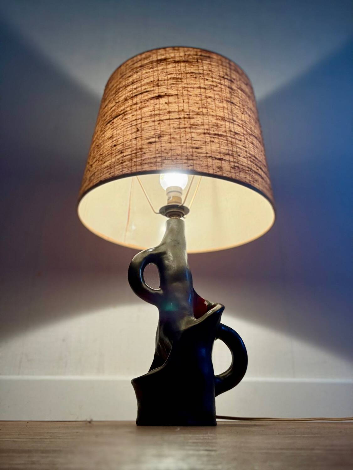 Ceramic table lamp