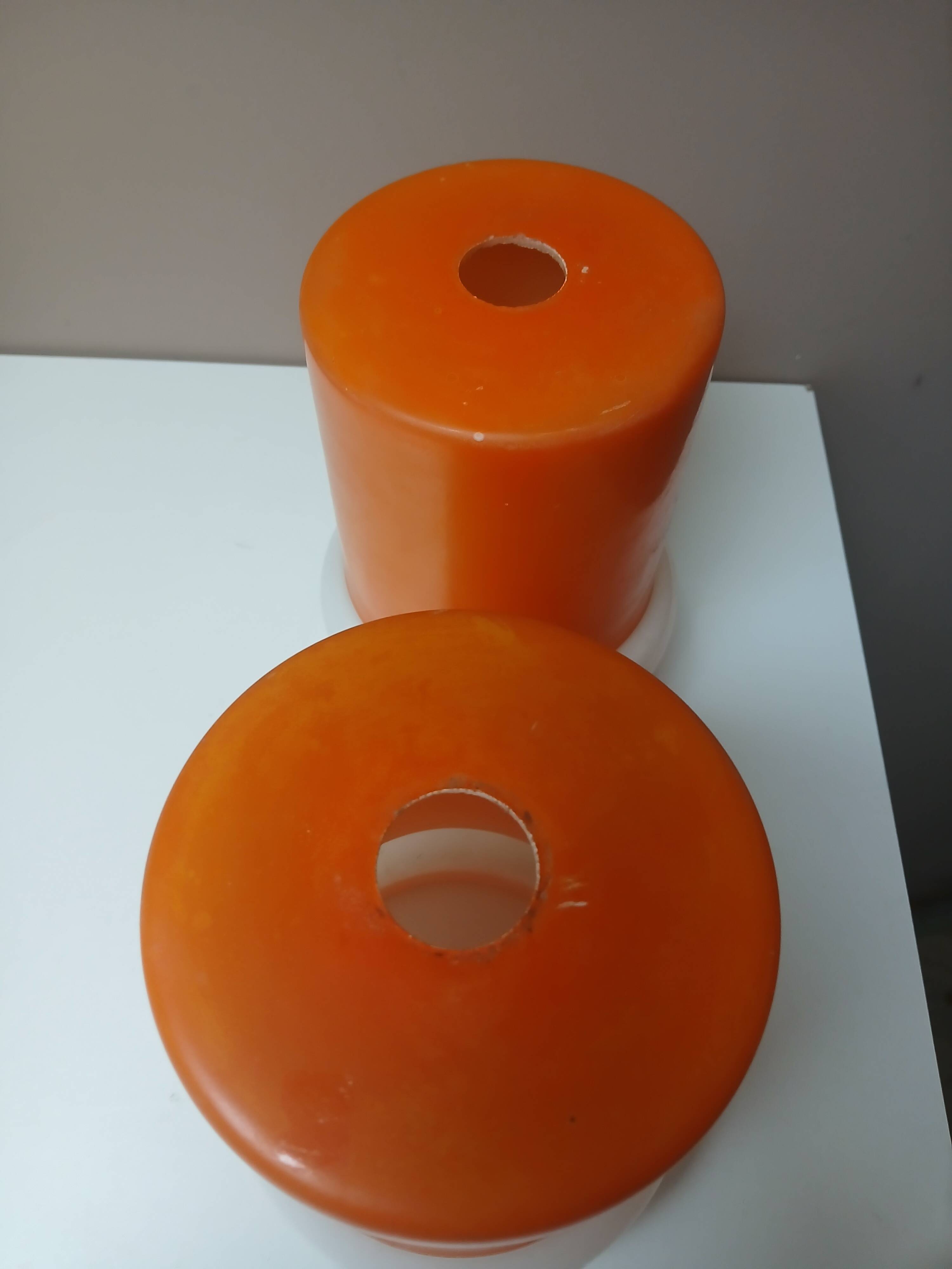 2 Abats-jours en opaline orange et blanche année 70