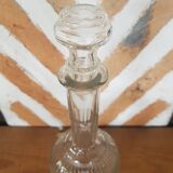 Carafe ancienne en verre avec bouchon