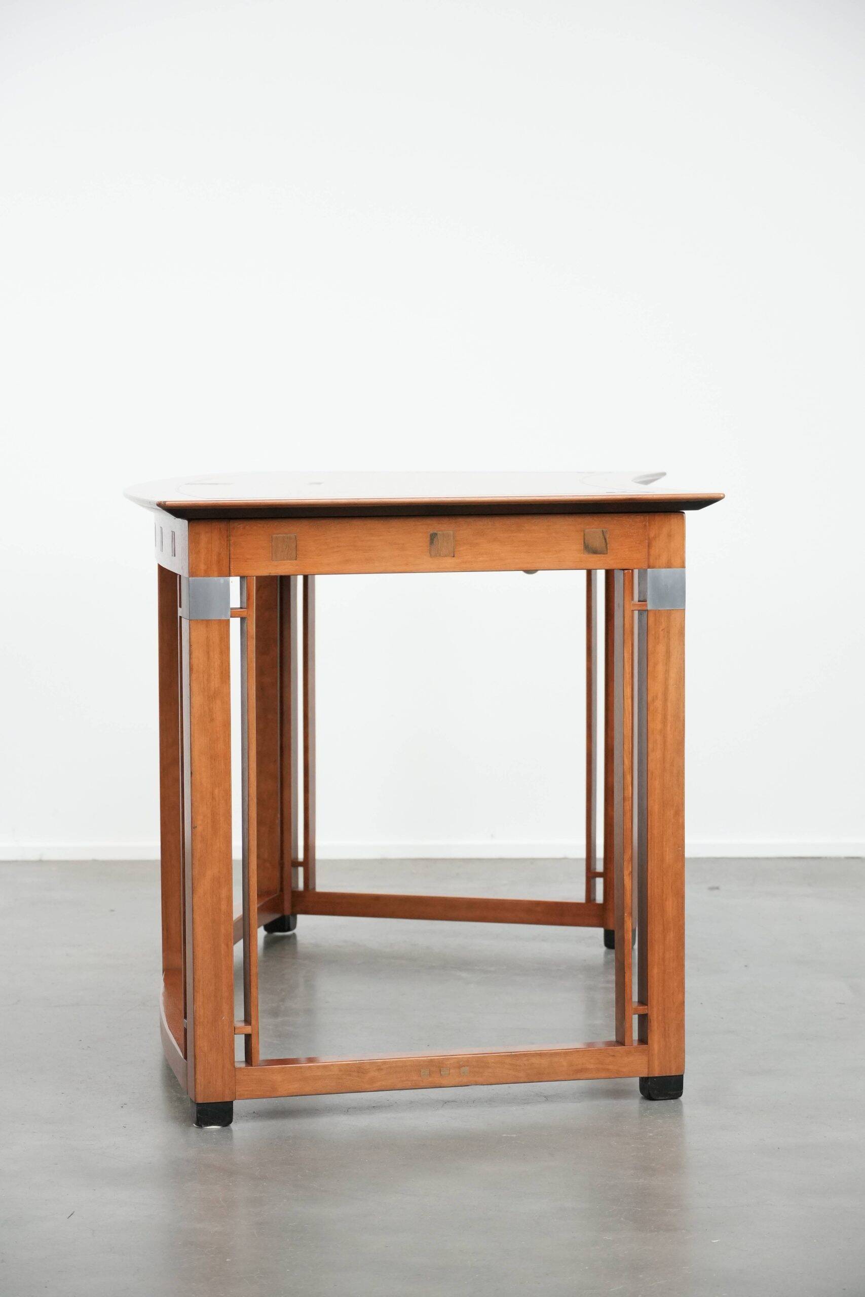 Art Deco design desk with a beautiful finish and elegant shapes