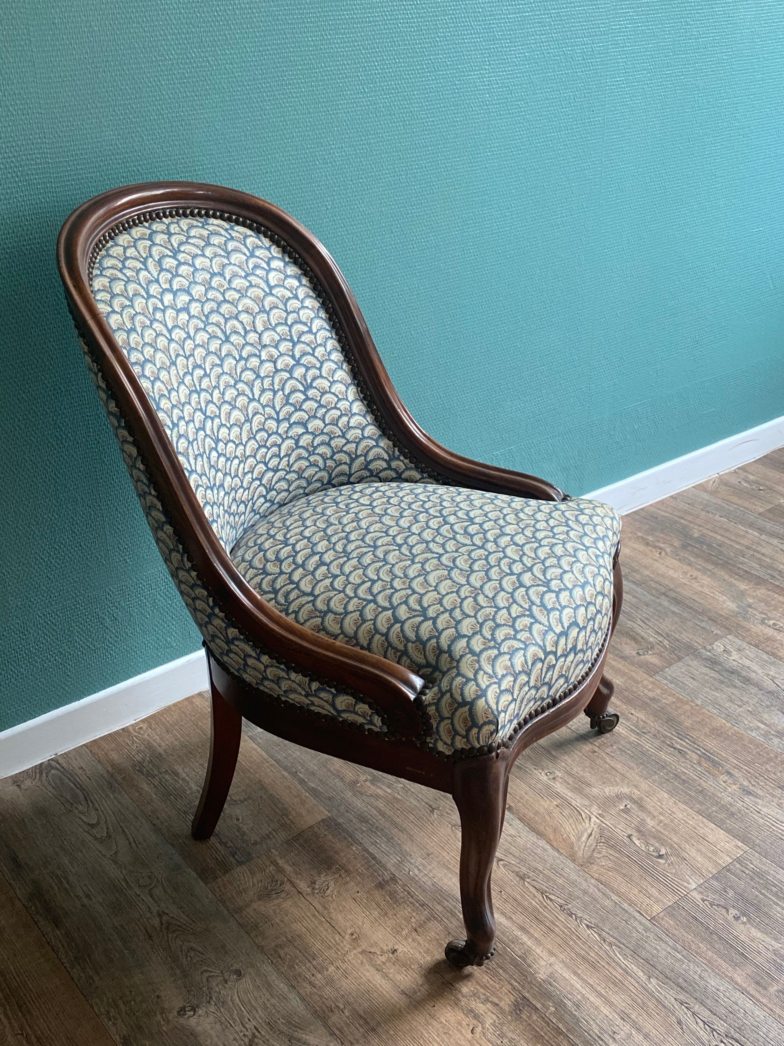 Blue shepherd's chair in mahogany era 19th