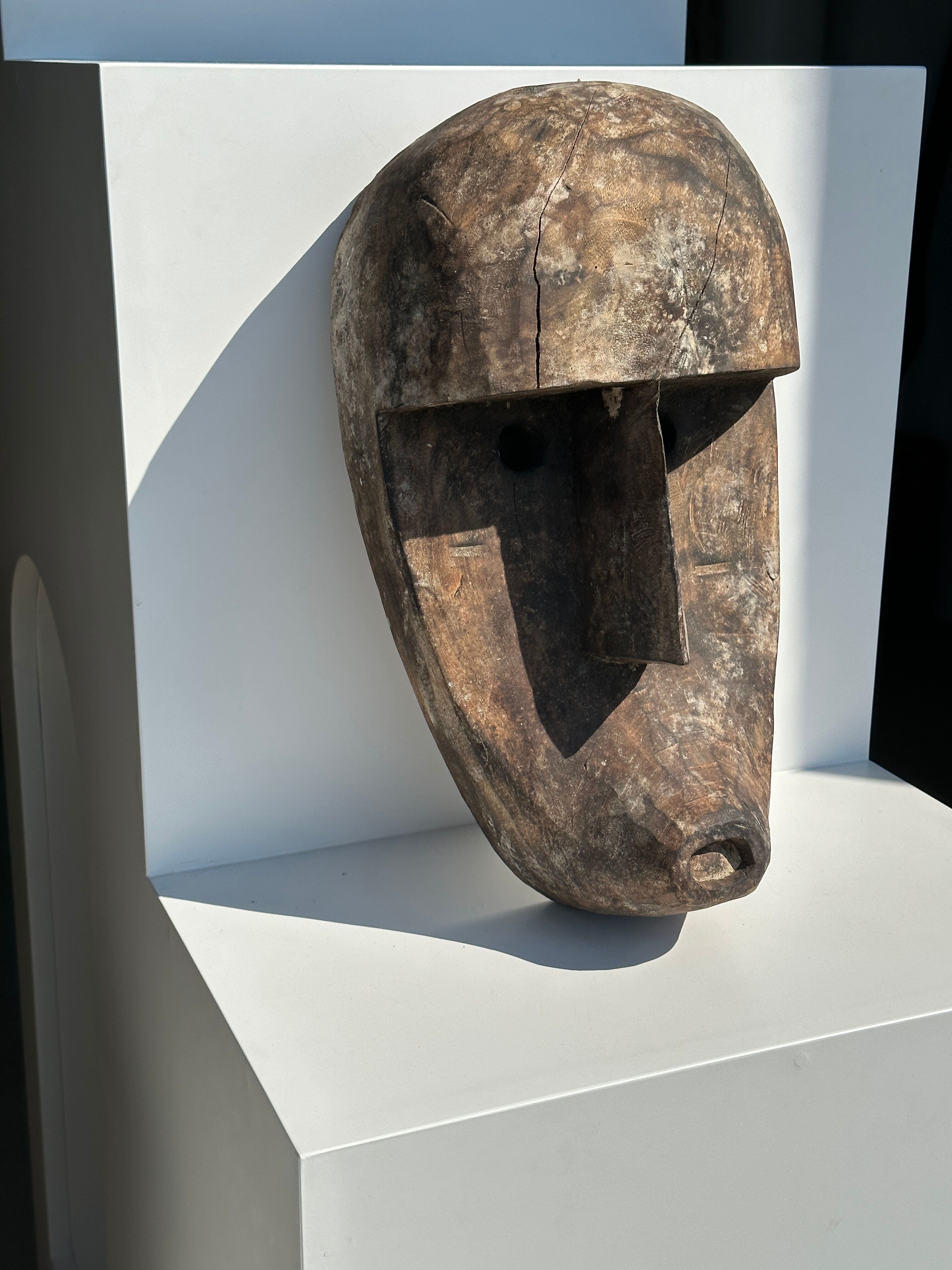 Large Timor mask in patinated wood H:50cm (1)