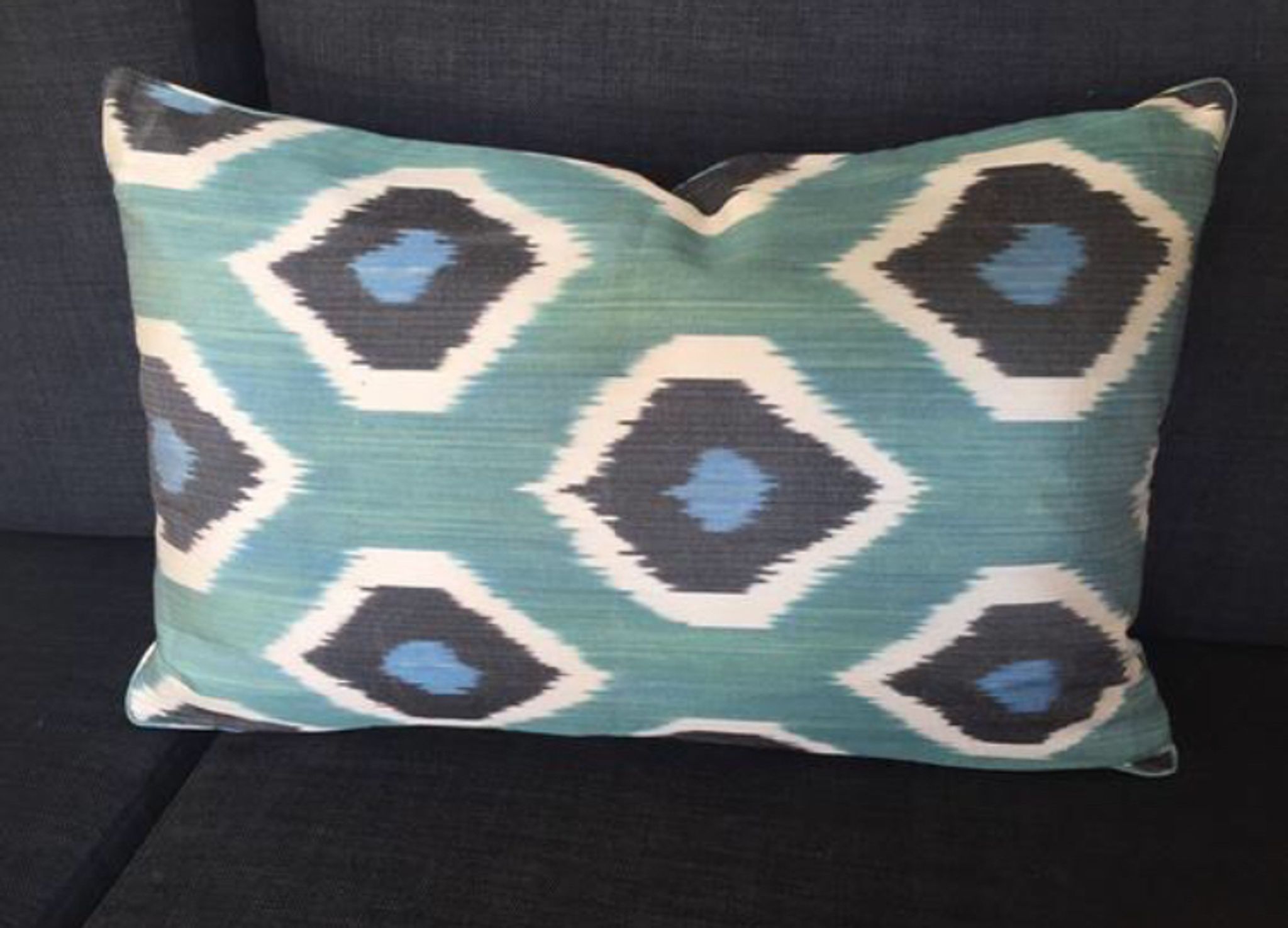 Housses de coussin décoratives en soie imprimées ikat
